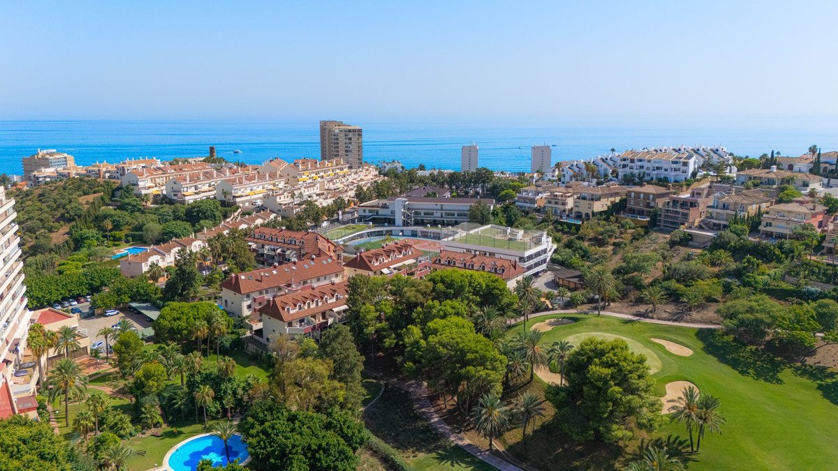 3 Bed Top Floor Apartment in Torrequebrada