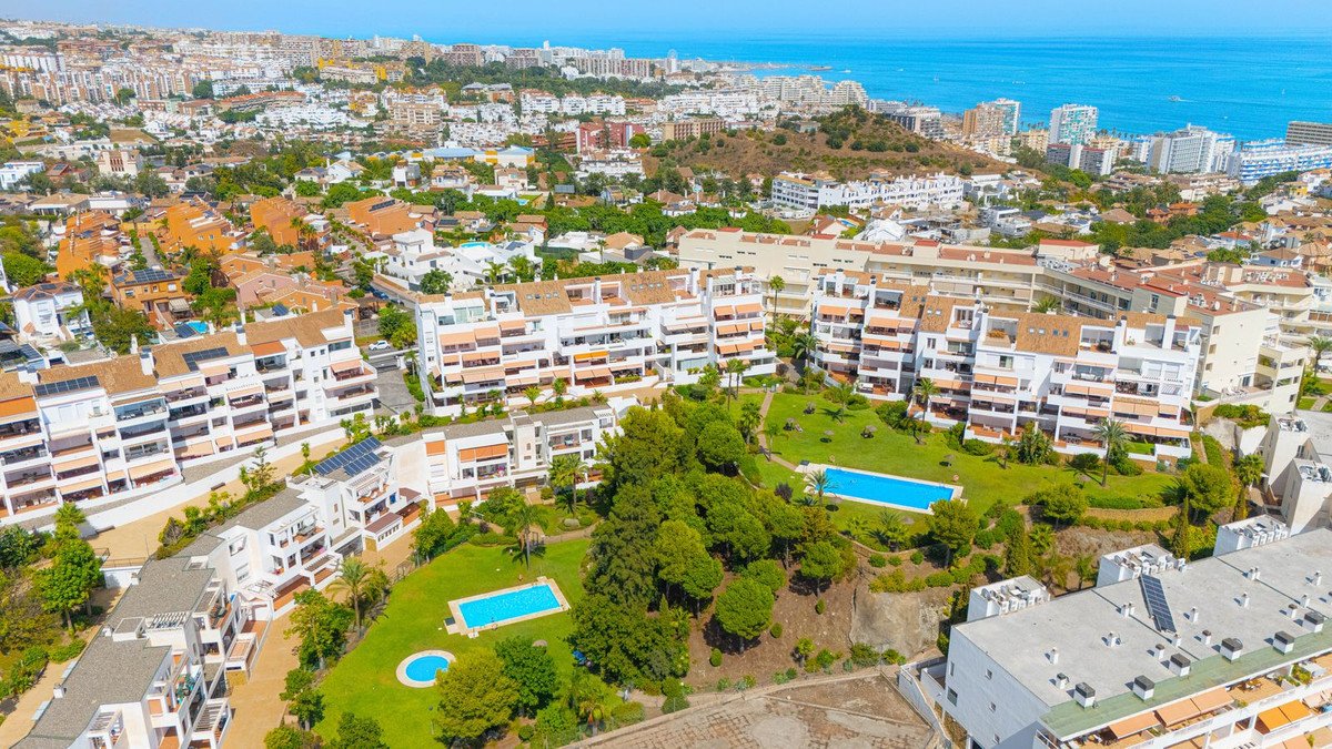 3 Bed Top Floor Apartment in Torrequebrada