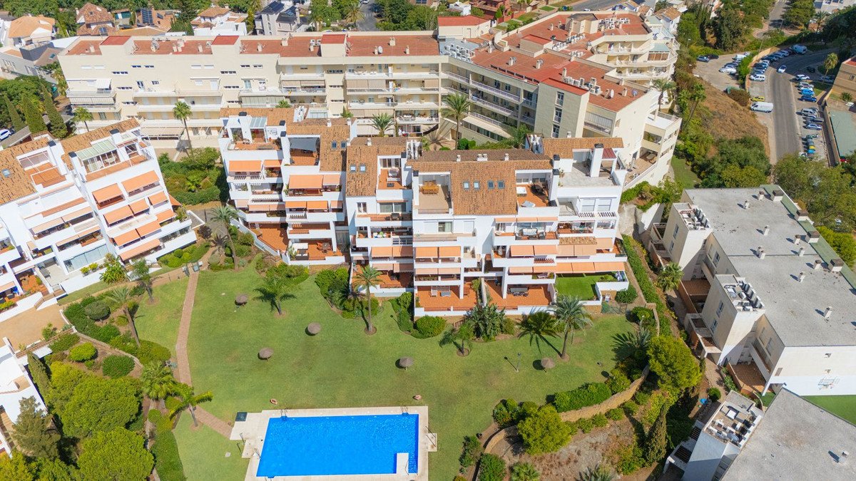 3 Bed Top Floor Apartment in Torrequebrada