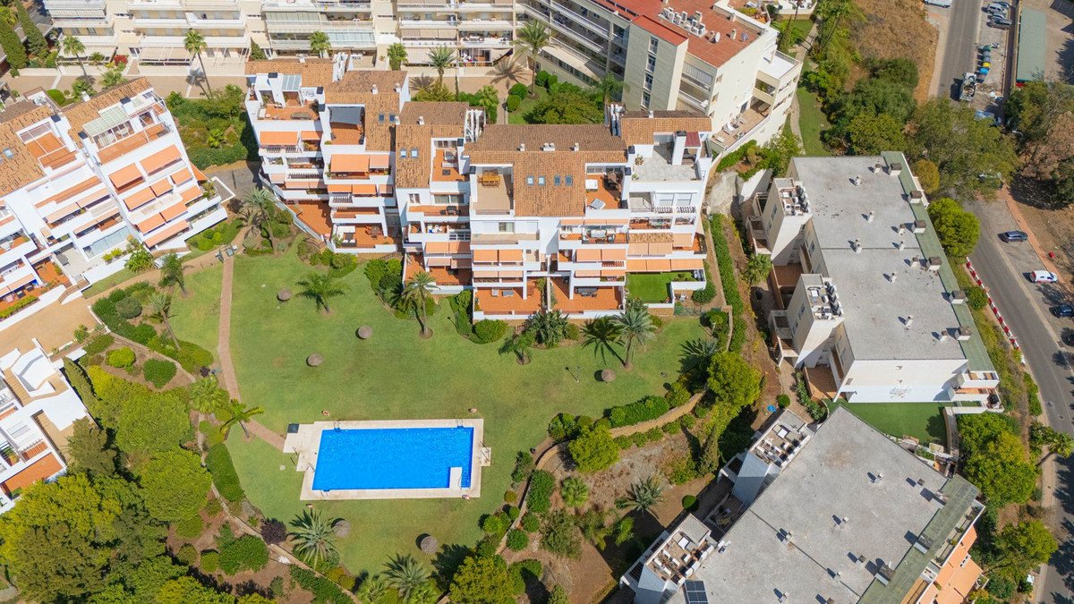 3 Bed Top Floor Apartment in Torrequebrada