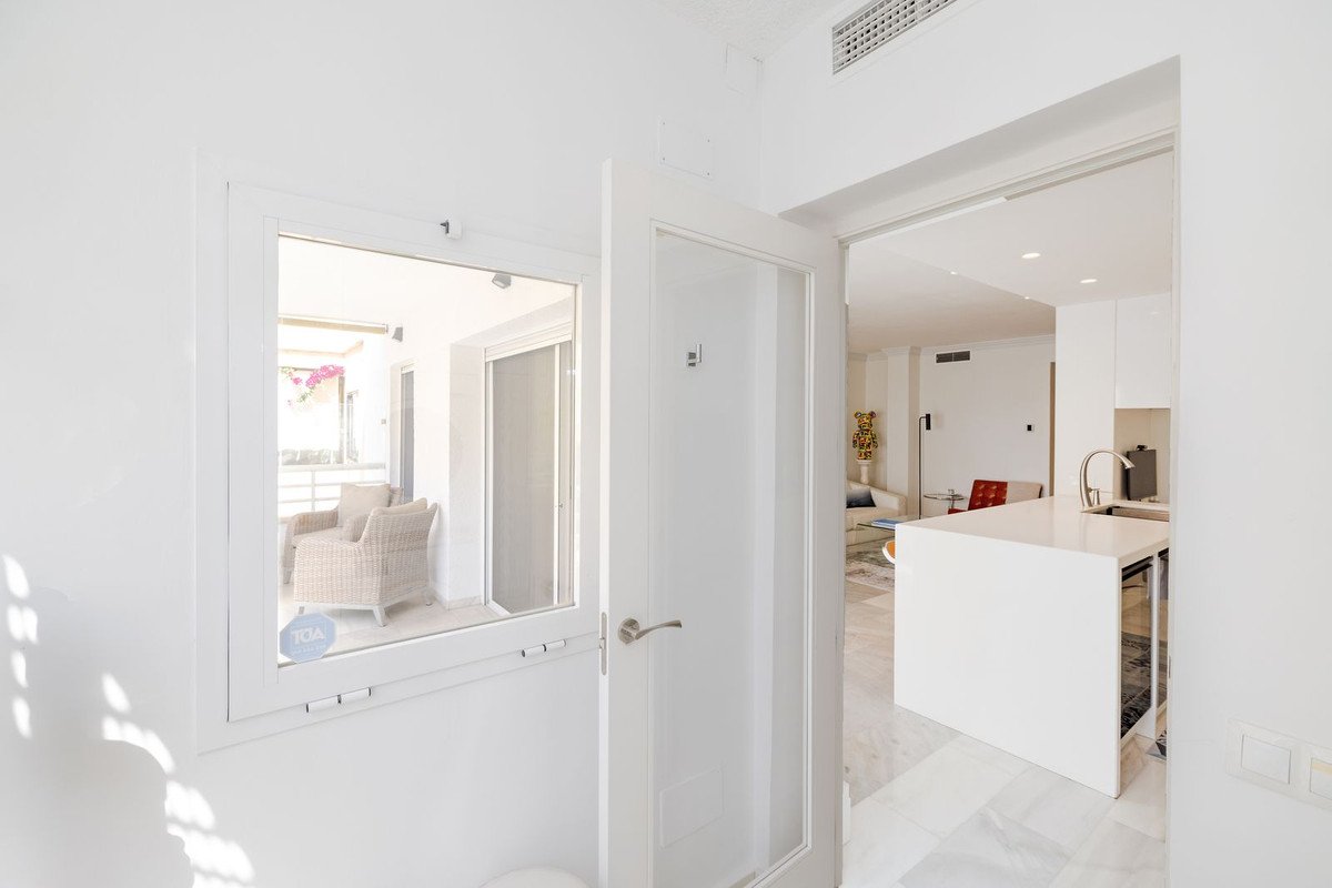 4 Bed Middle Floor Apartment in Marbella