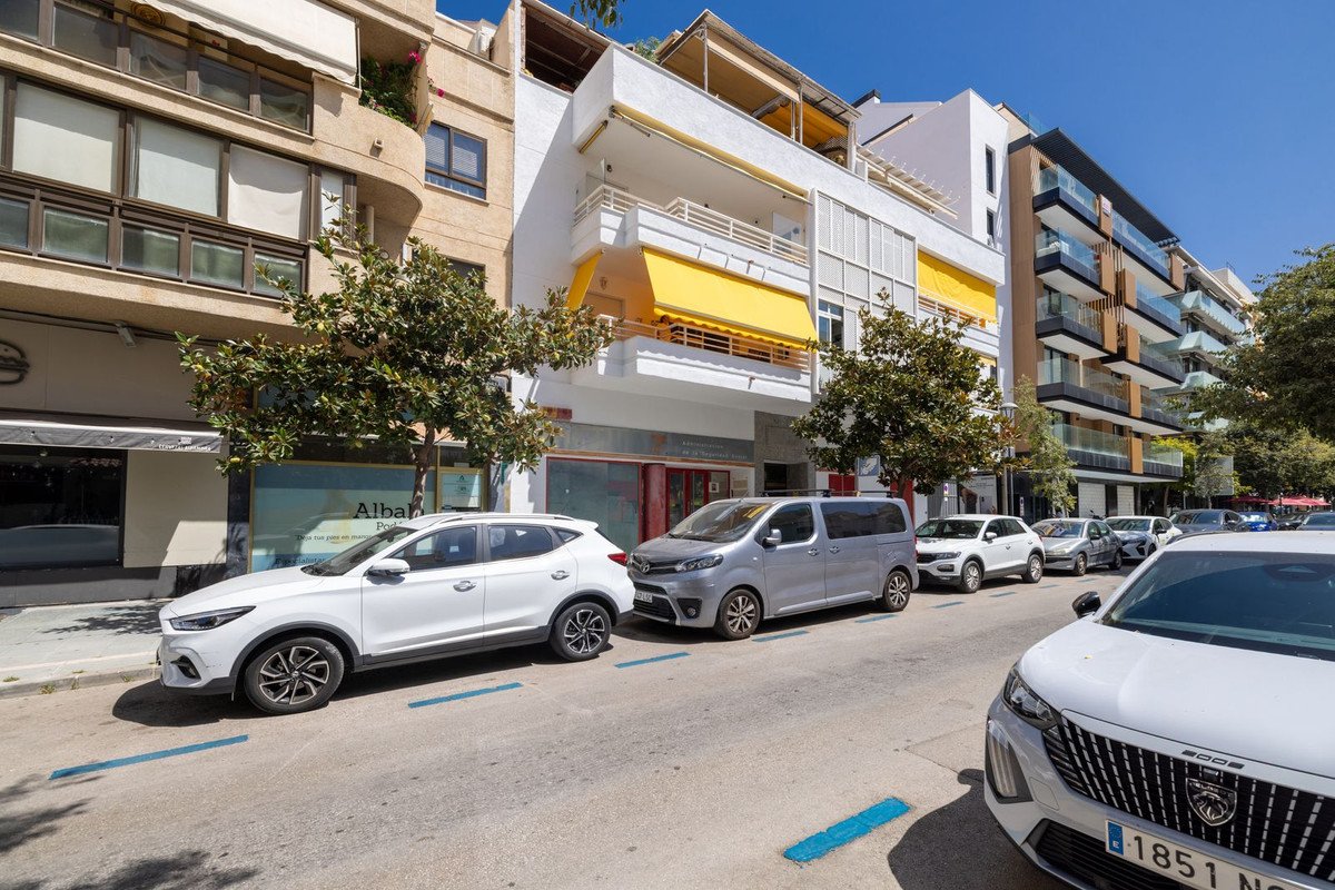 4 Bed Middle Floor Apartment in Marbella