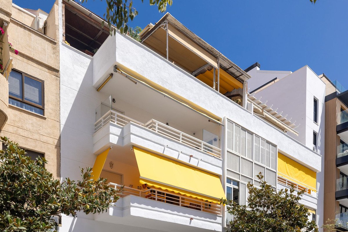 4 Bed Middle Floor Apartment in Marbella