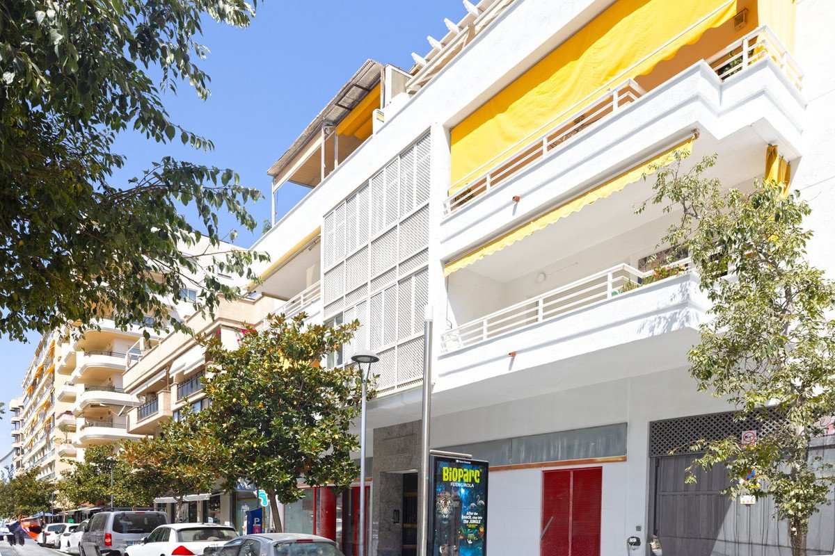 4 Bed Middle Floor Apartment in Marbella