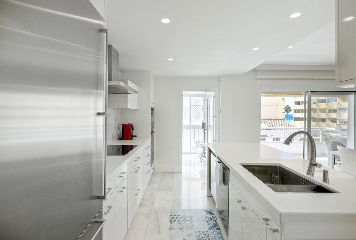 4 Bed Middle Floor Apartment in Marbella