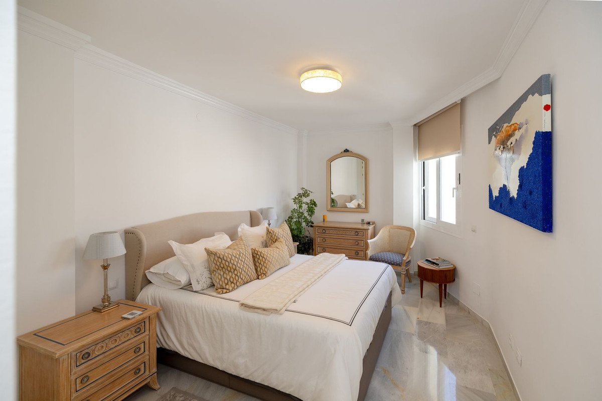 4 Bed Middle Floor Apartment in Marbella