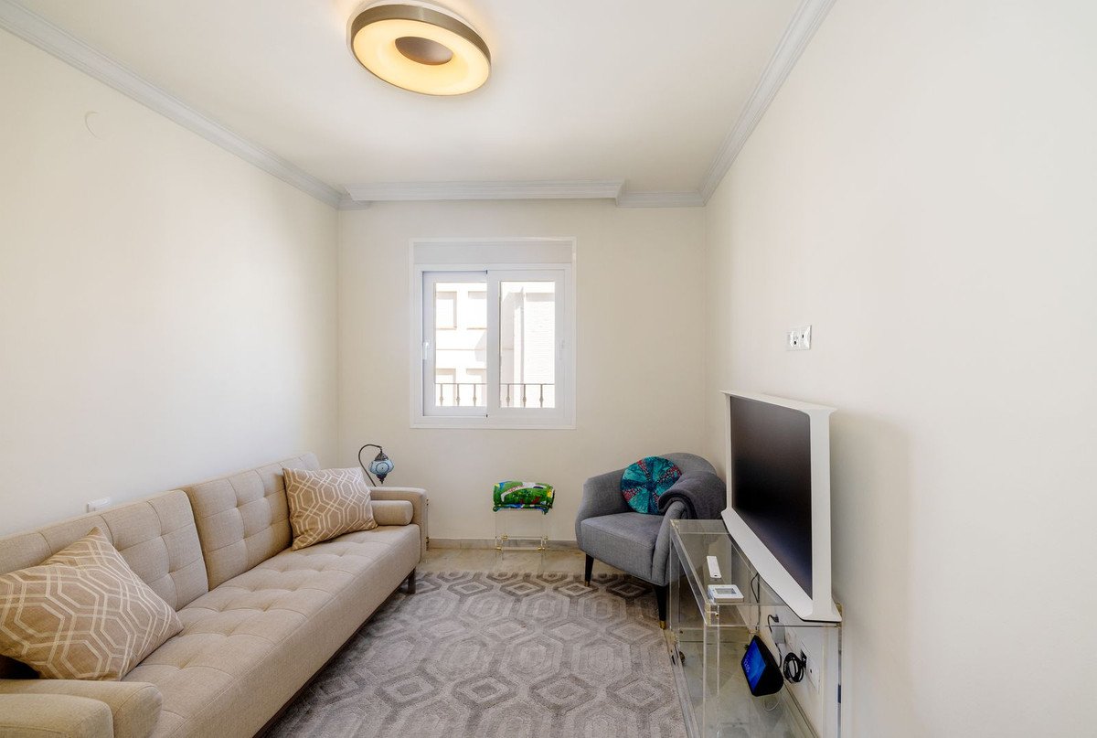 4 Bed Middle Floor Apartment in Marbella