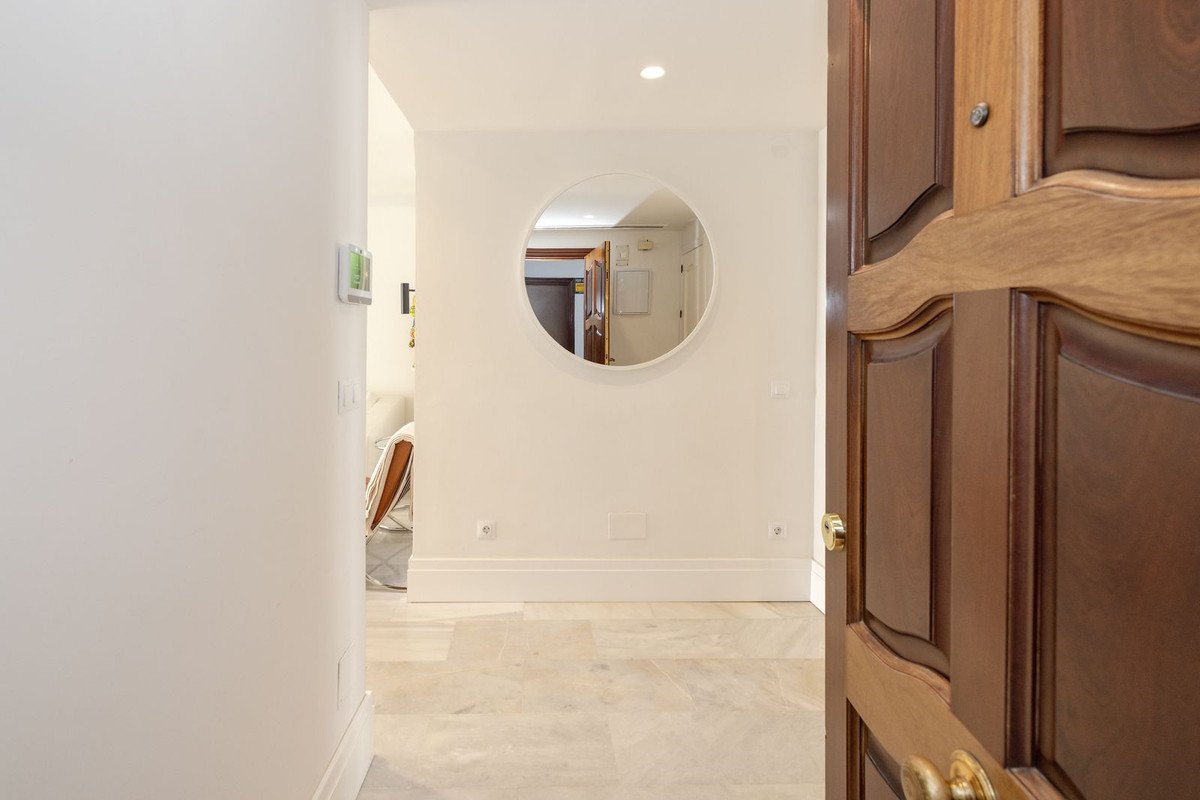 4 Bed Middle Floor Apartment in Marbella