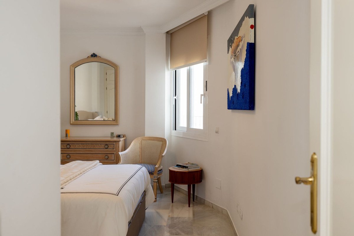 4 Bed Middle Floor Apartment in Marbella