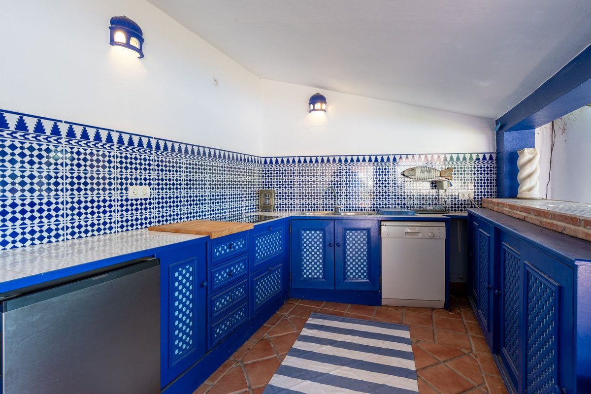4 Bed Detached Villa in El Coto
