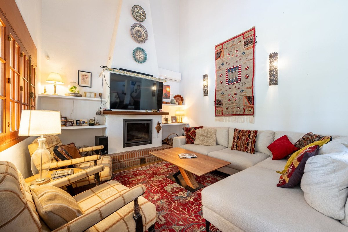 4 Bed Detached Villa in El Coto