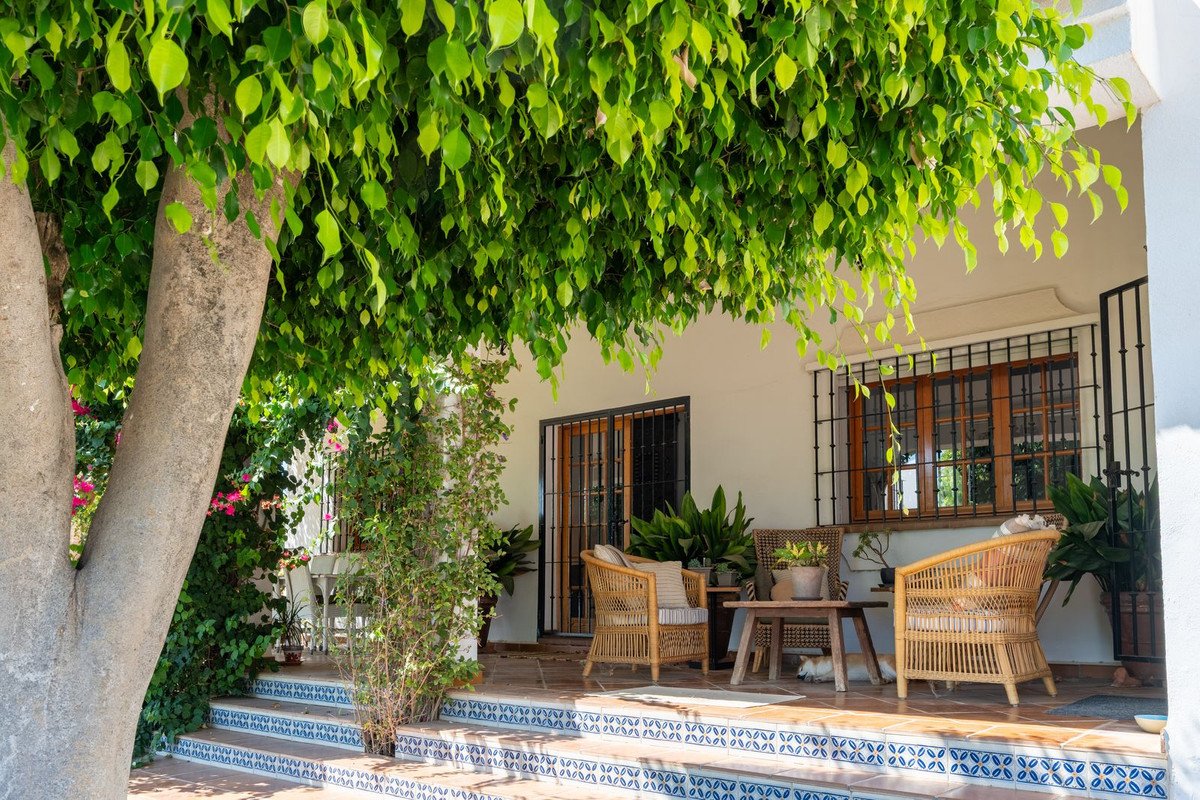 4 Bed Detached Villa in El Coto