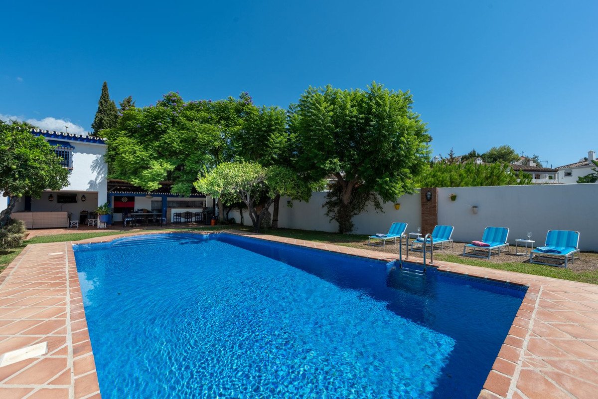 4 Bed Detached Villa in El Coto