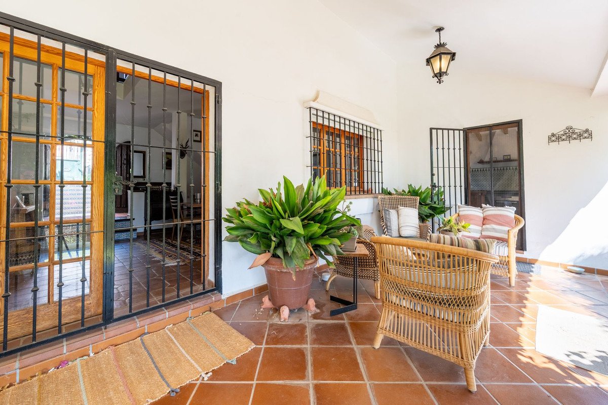4 Bed Detached Villa in El Coto