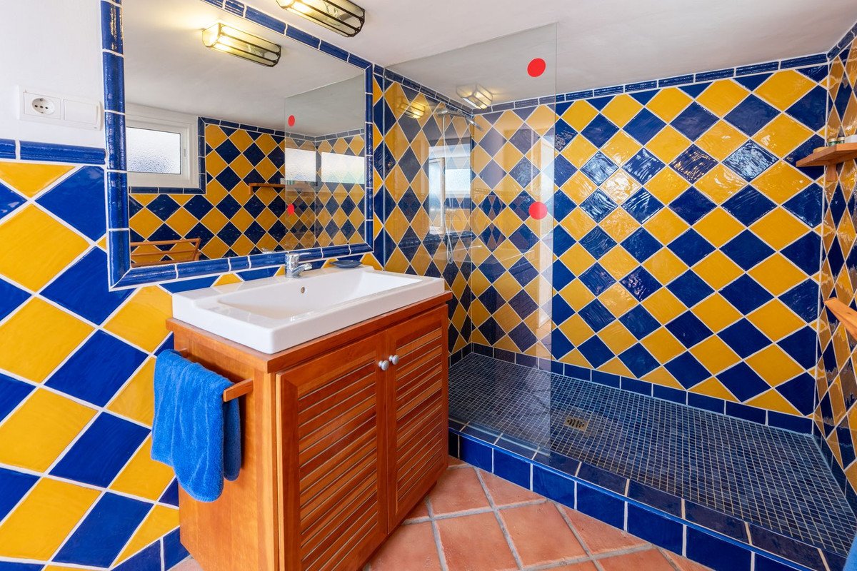 4 Bed Detached Villa in El Coto