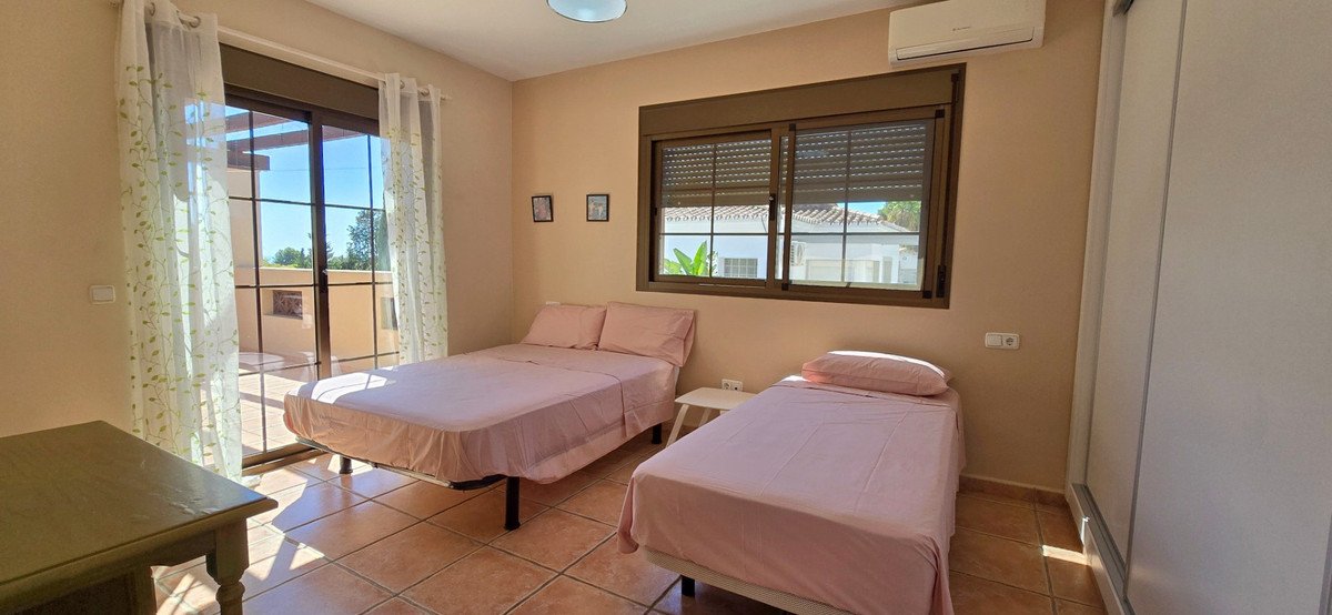 5 Bed Detached Villa in Torremolinos