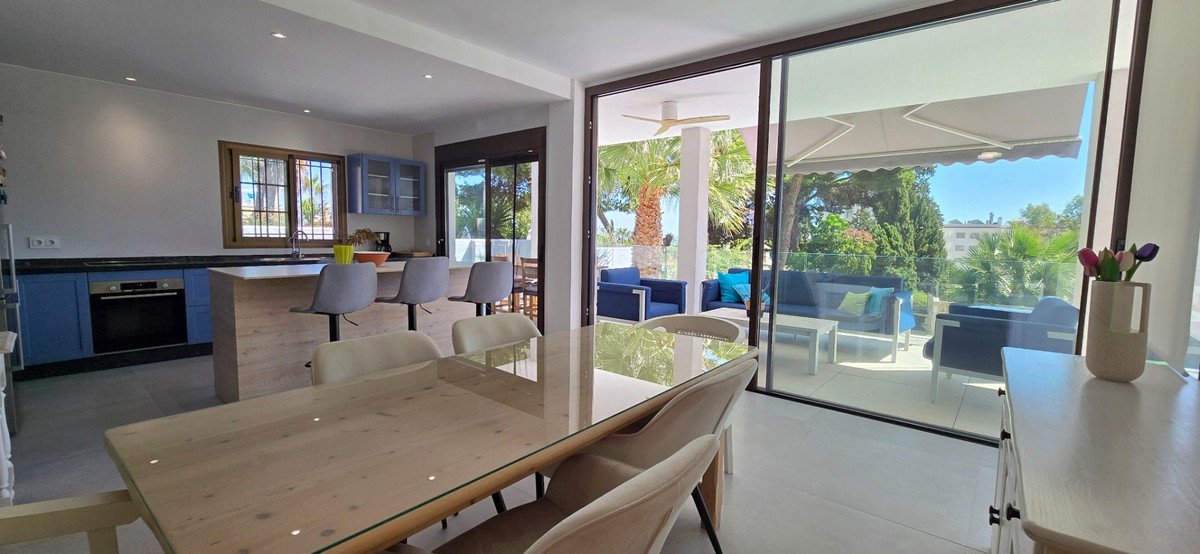 5 Bed Detached Villa in Torremolinos