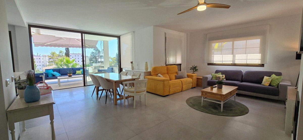 5 Bed Detached Villa in Torremolinos