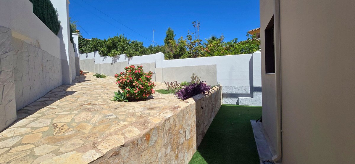 5 Bed Detached Villa in Torremolinos