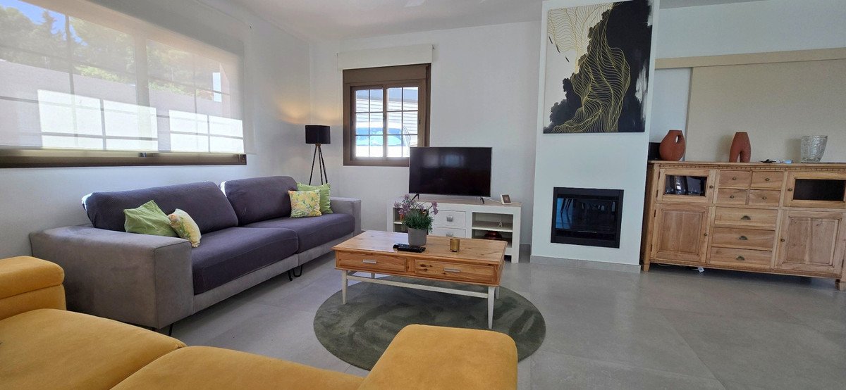 5 Bed Detached Villa in Torremolinos