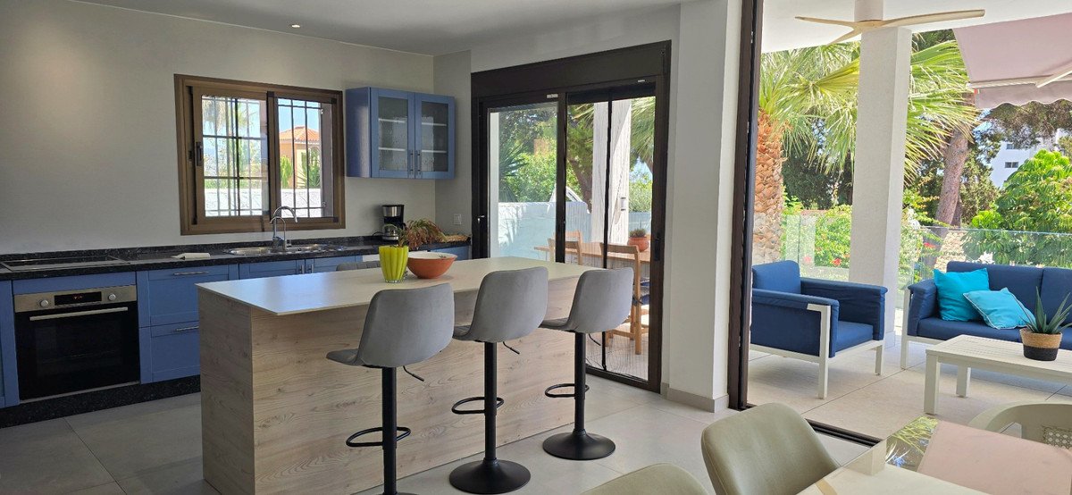 5 Bed Detached Villa in Torremolinos