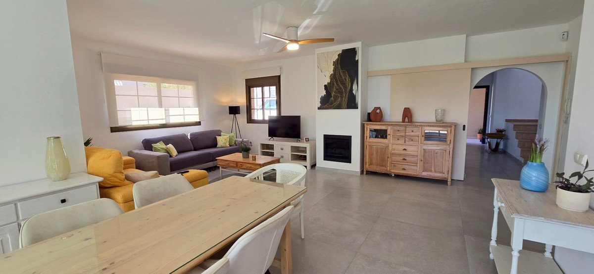 5 Bed Detached Villa in Torremolinos