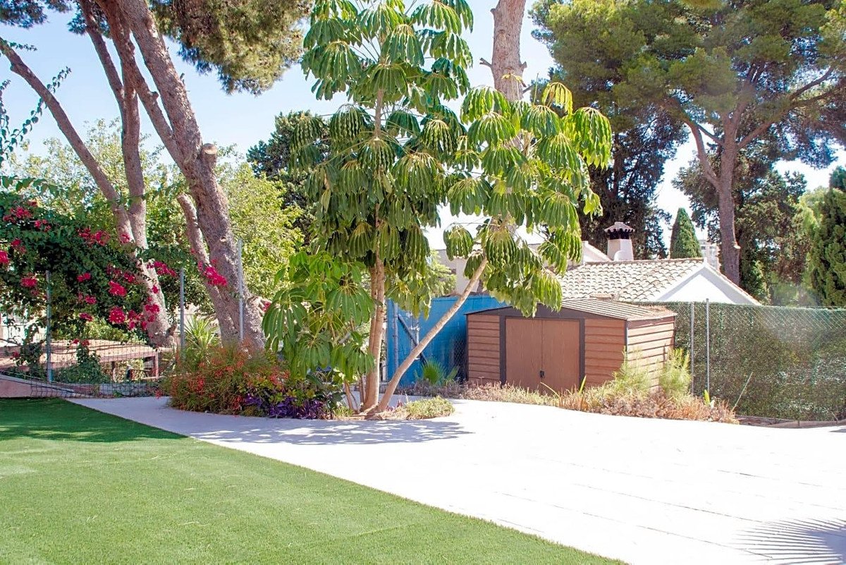 5 Bed Detached Villa in Torremolinos