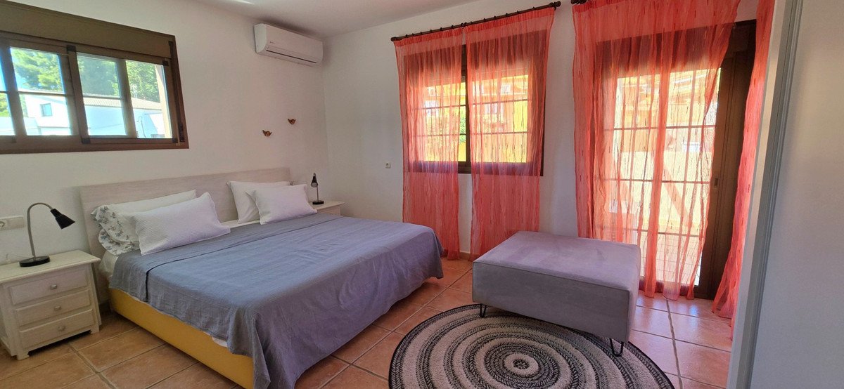5 Bed Detached Villa in Torremolinos