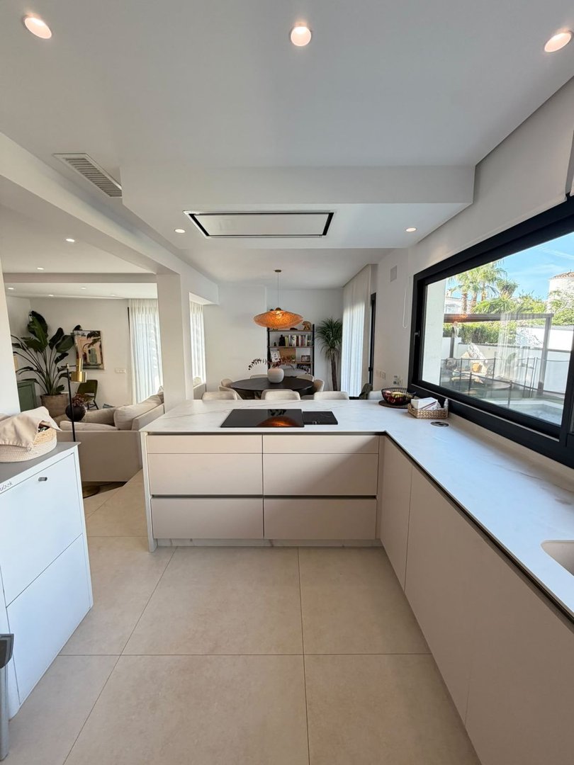 5 Bed Detached Villa in Arroyo de la Miel