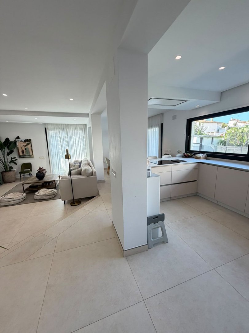 5 Bed Detached Villa in Arroyo de la Miel