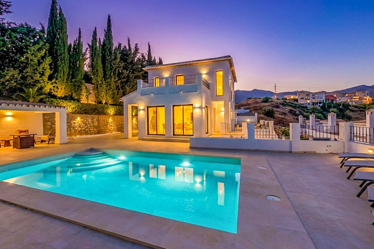 5 Bed Detached Villa in Torreblanca