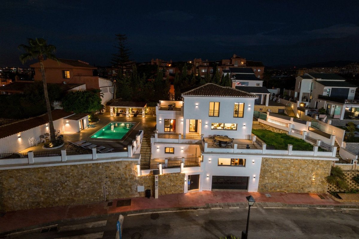 5 Bed Detached Villa in Torreblanca