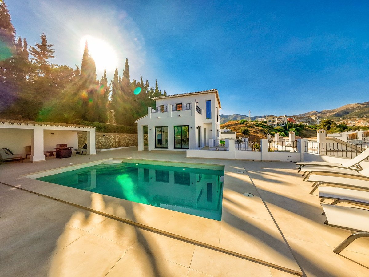 5 Bed Detached Villa in Torreblanca