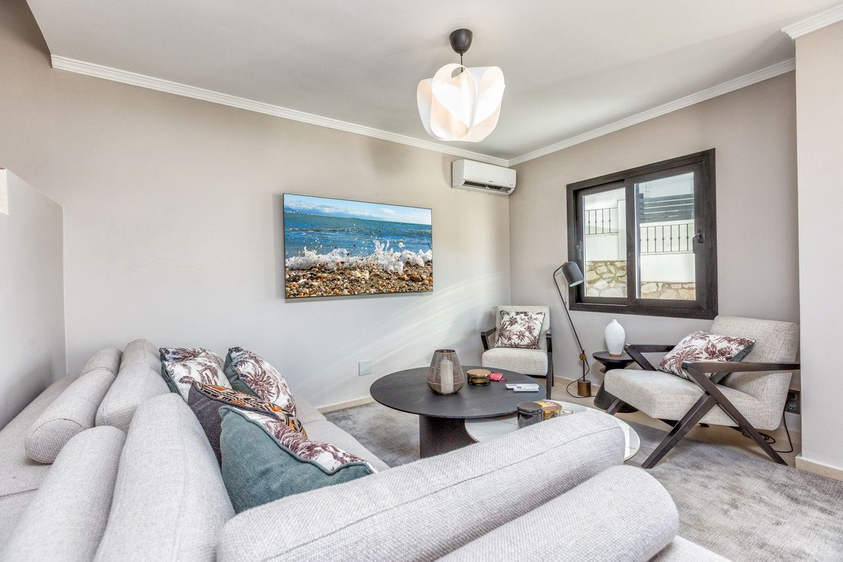 5 Bed Detached Villa in Torreblanca