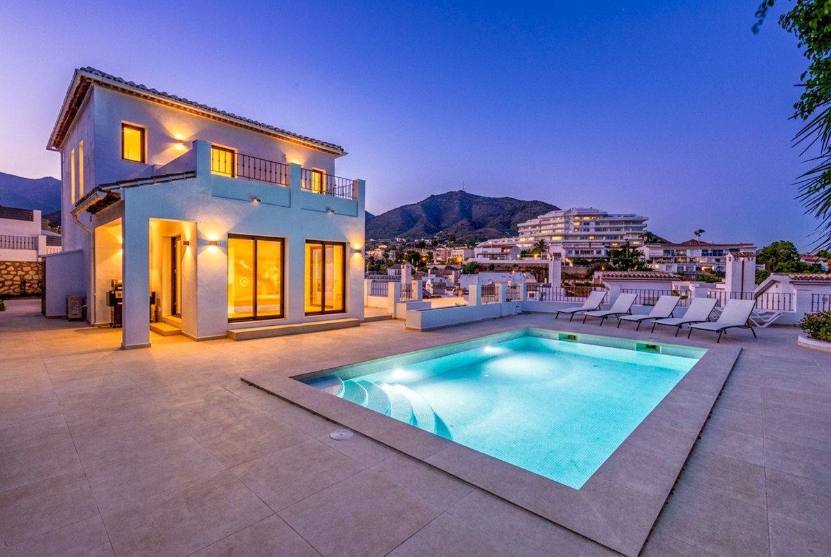5 Bed Detached Villa in Torreblanca