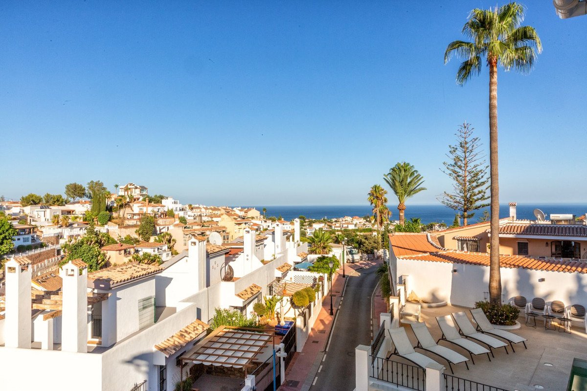 5 Bed Detached Villa in Torreblanca