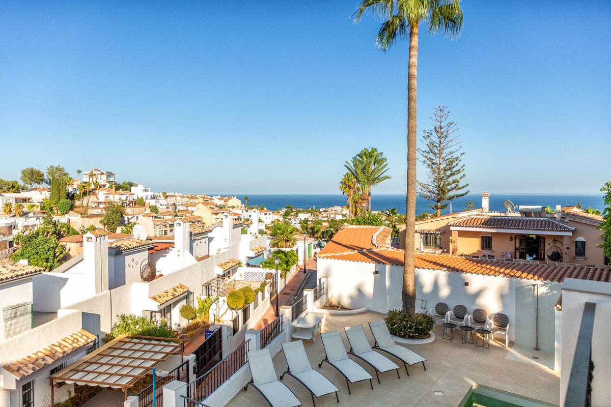 5 Bed Detached Villa in Torreblanca