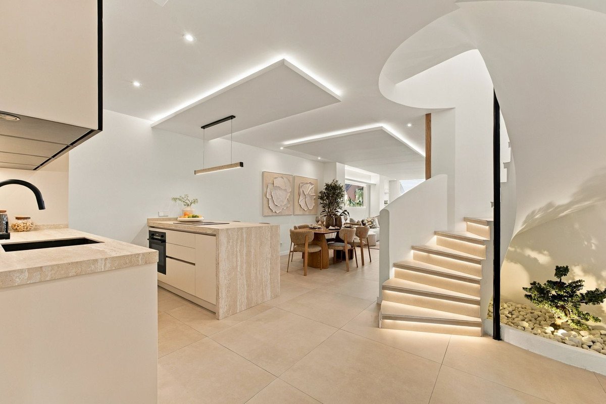 3 Bed Penthouse Duplex in Nueva Andalucía