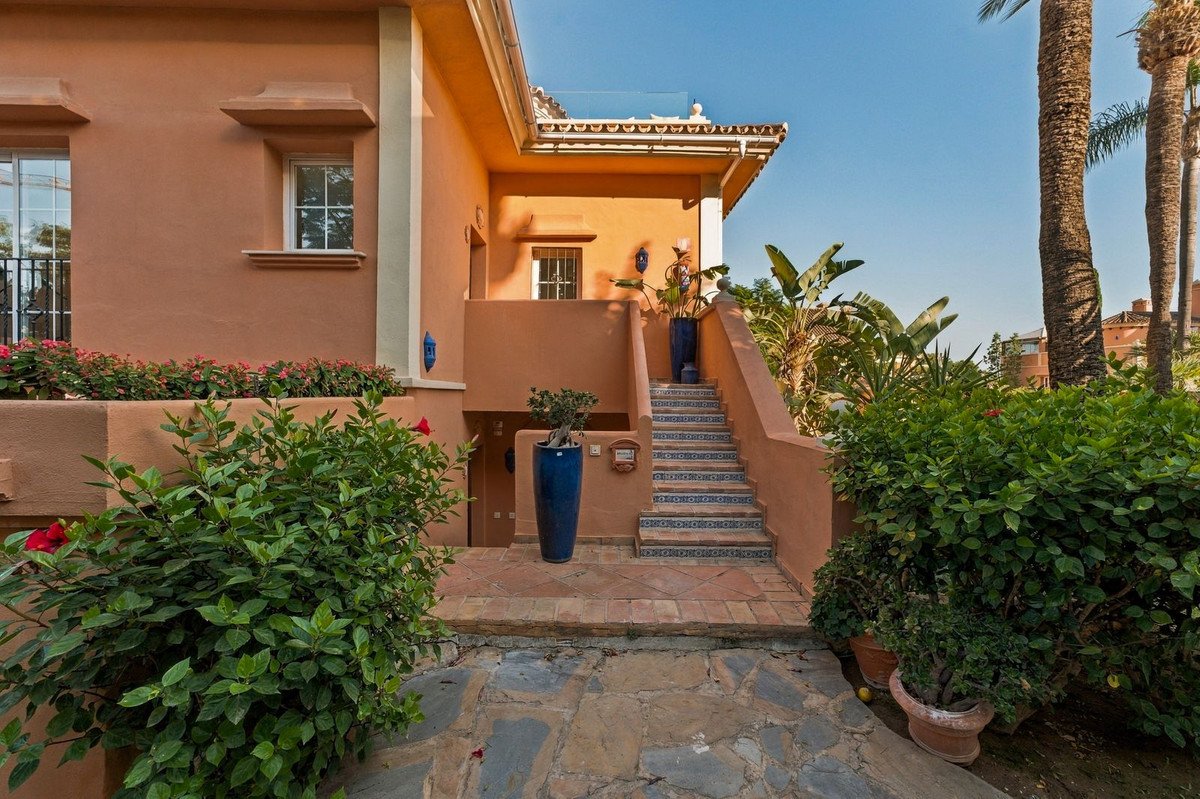 3 Bed Penthouse Duplex in Nueva Andalucía