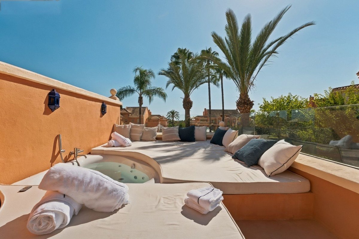 3 Bed Penthouse Duplex in Nueva Andalucía