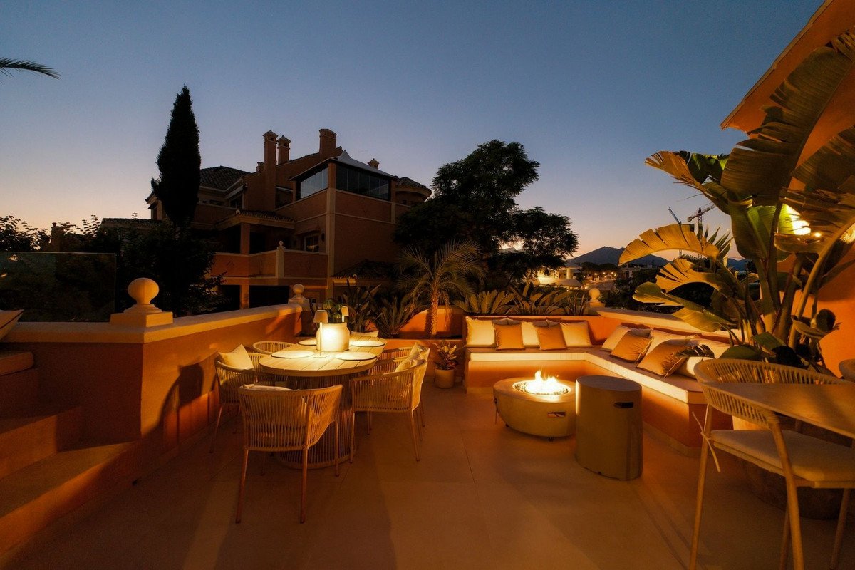 3 Bed Penthouse Duplex in Nueva Andalucía