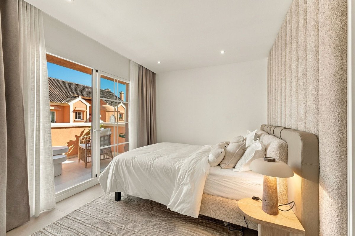 3 Bed Penthouse Duplex in Nueva Andalucía