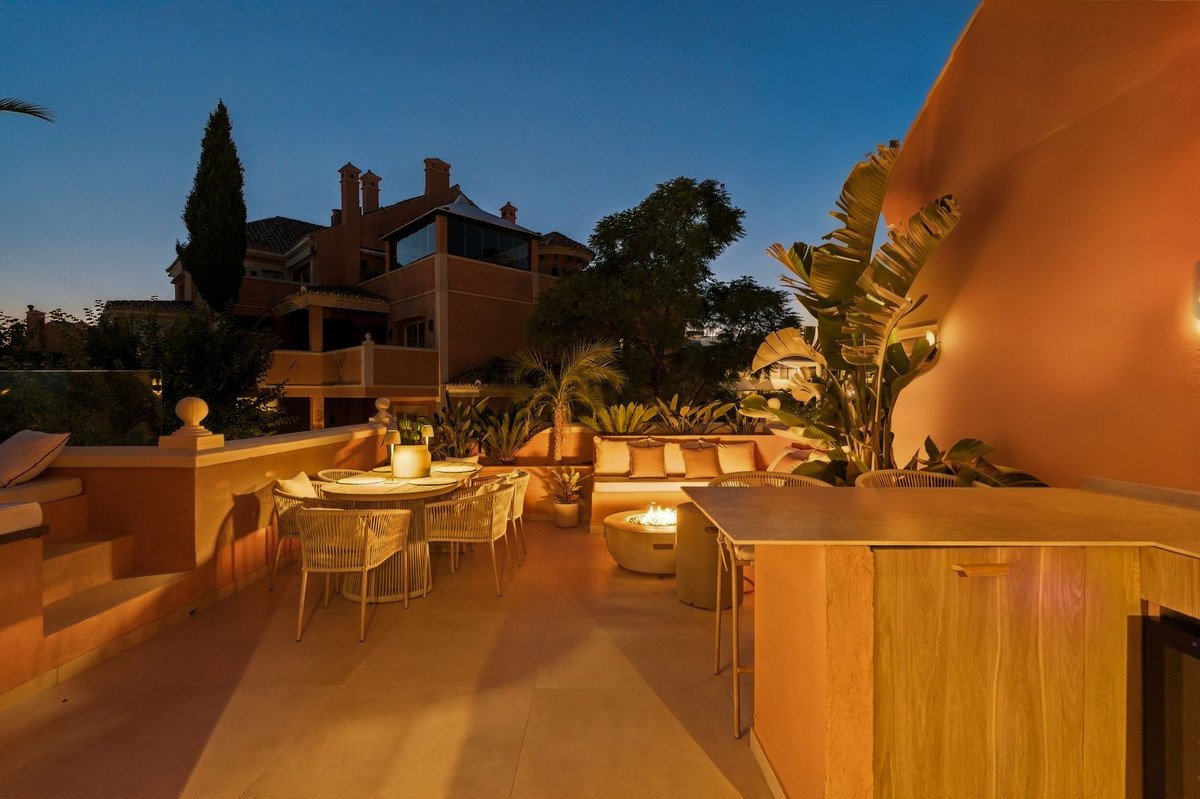 3 Bed Penthouse Duplex in Nueva Andalucía
