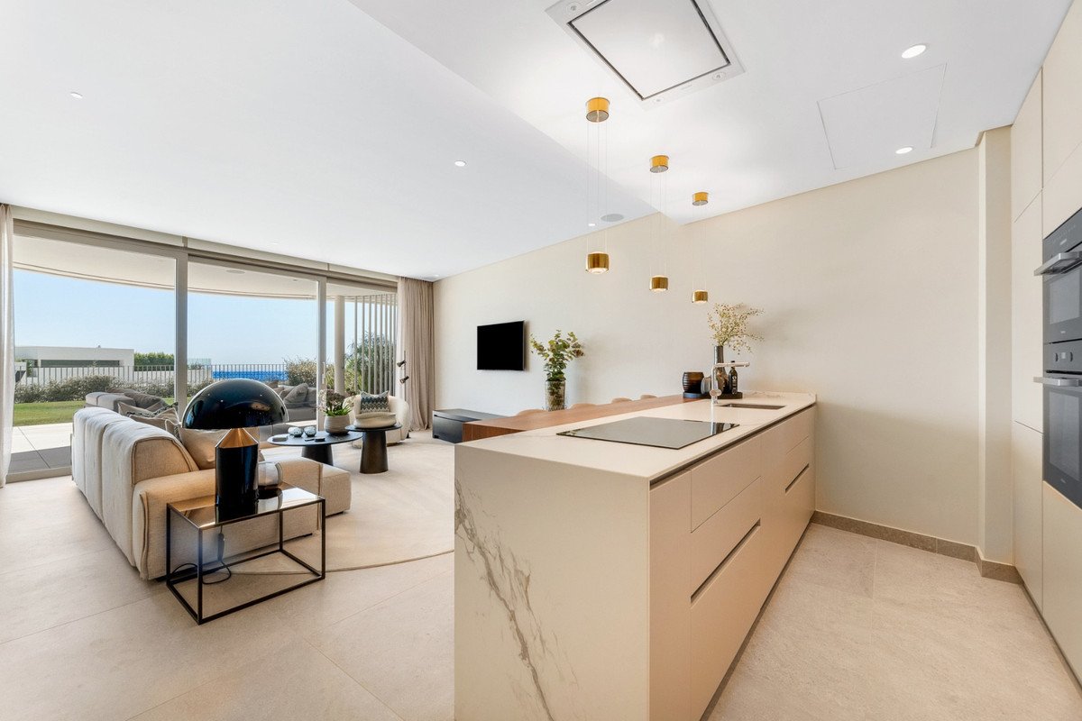 2 Bed Ground Floor Apartment in Benahavís