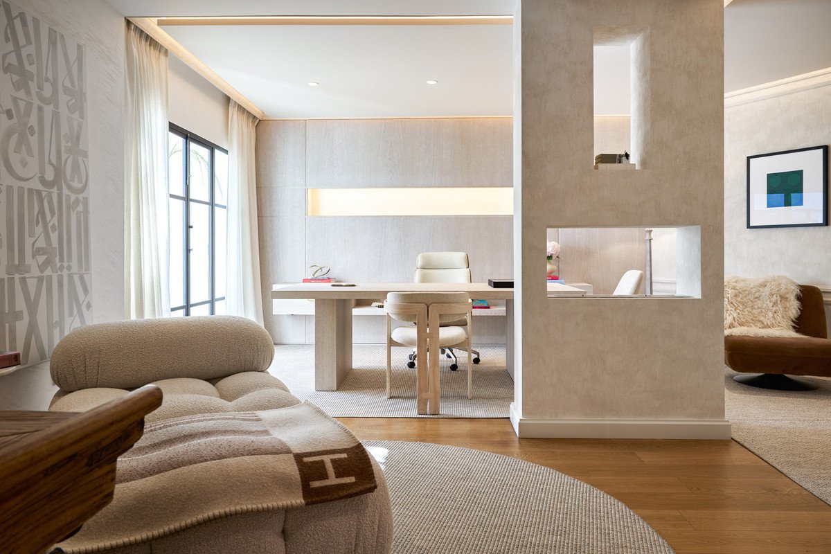 6 Bed Office in Nueva Andalucía
