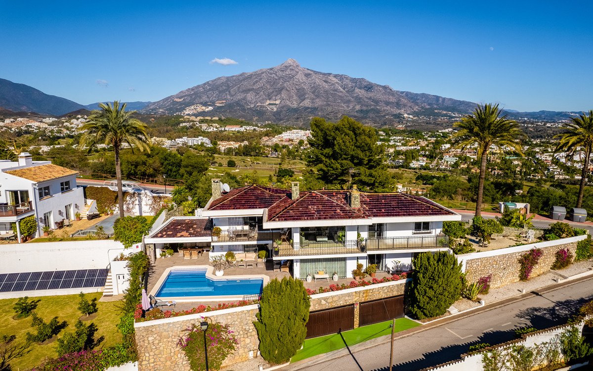 4 Bed Detached Villa in Nueva Andalucía