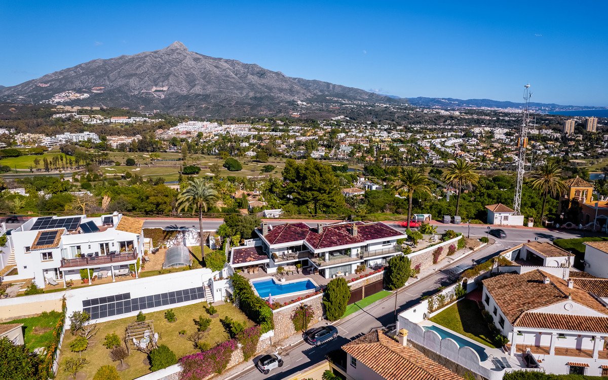 4 Bed Detached Villa in Nueva Andalucía