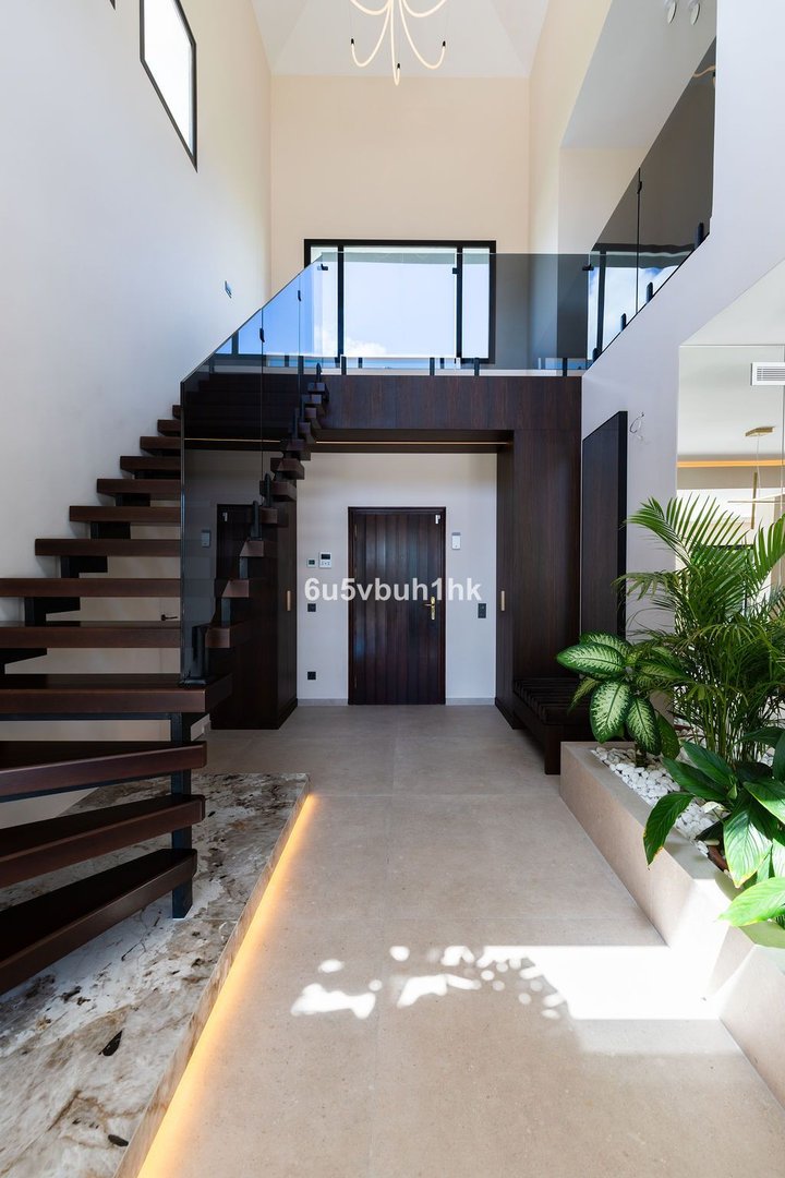 6 Bed Detached Villa in Benahavís