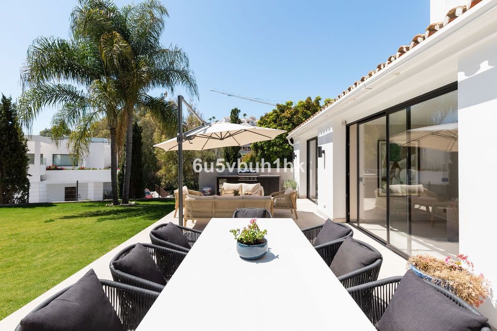 6 Bed Detached Villa in Benahavís