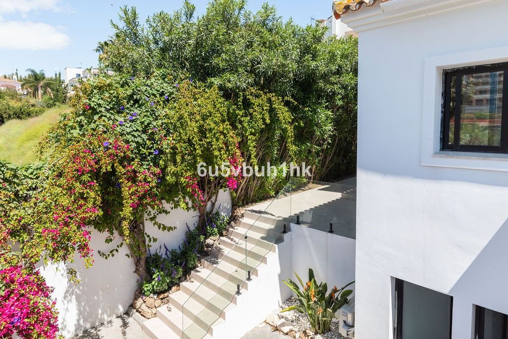 6 Bed Detached Villa in Benahavís